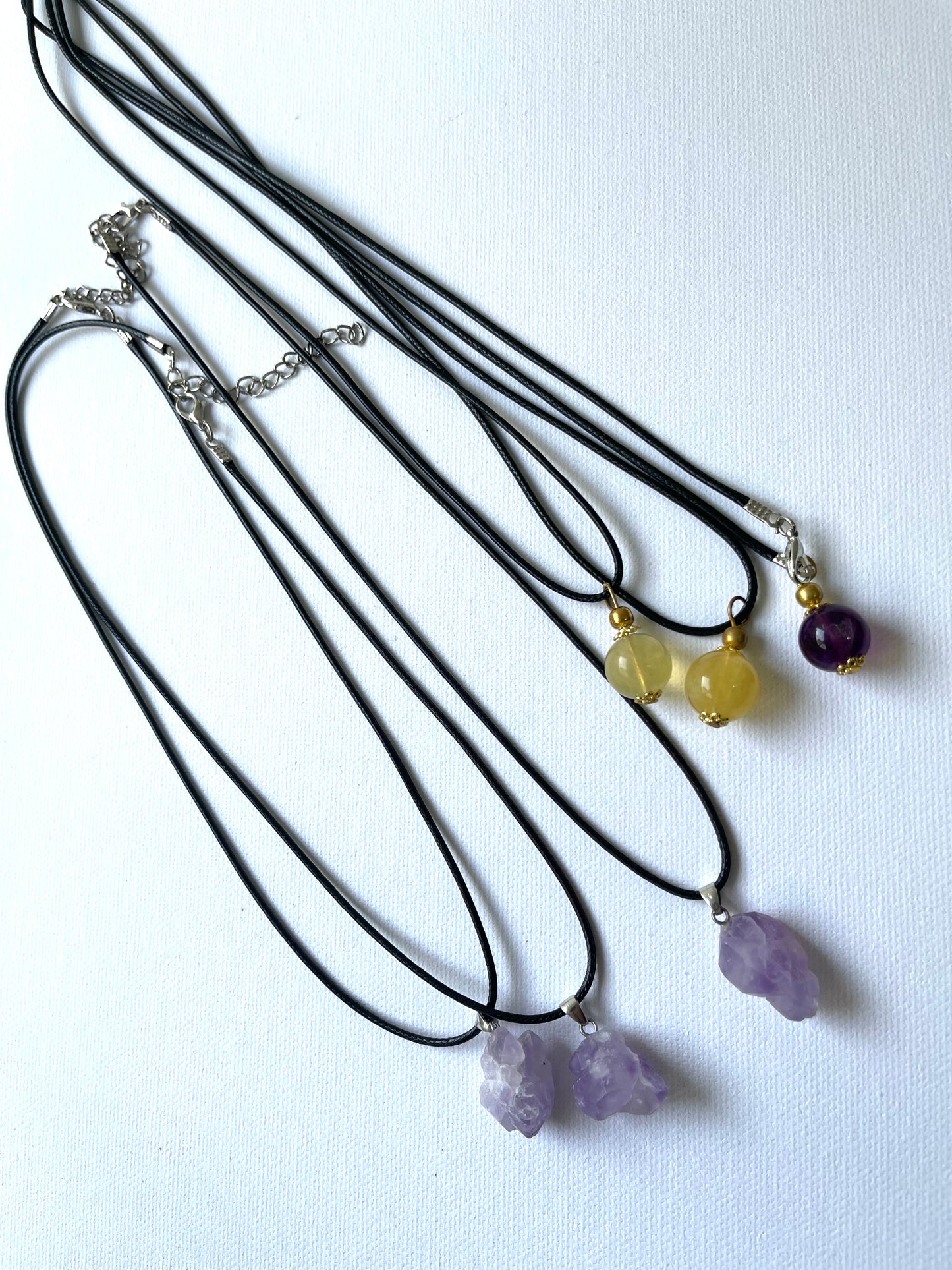 Dije piedras con collar hilo amatista#fluorita#cuarzoblanco#cuarzorosa y más