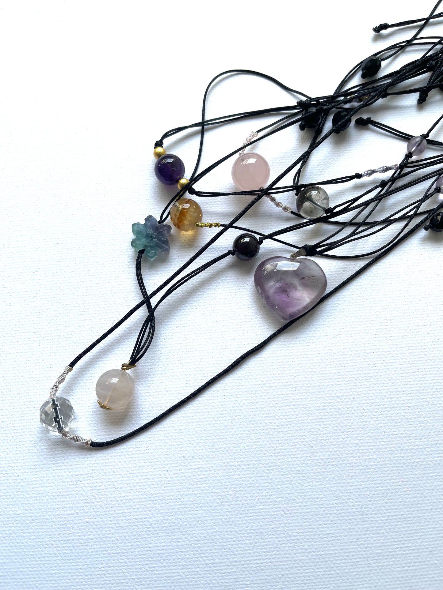 Dije piedras con collar hilo amatista#fluorita#cuarzoblanco#cuarzorosa y más